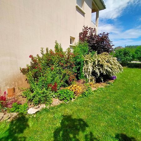 Acaba D'Entrar Bed & Breakfast Le Caylar Exterior photo
